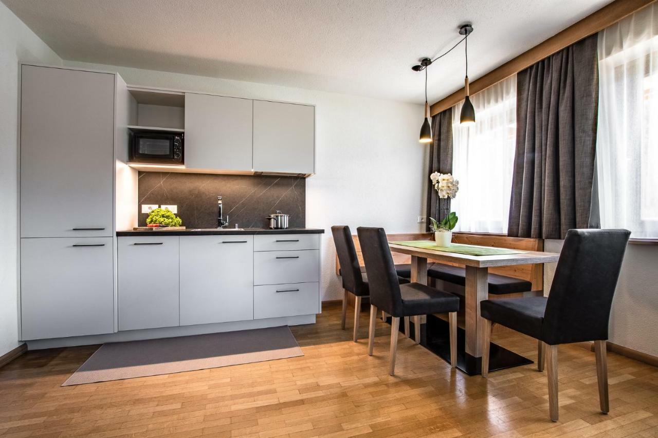 Ciasa Mael Dolomites Apartments La Valle Eksteriør billede
