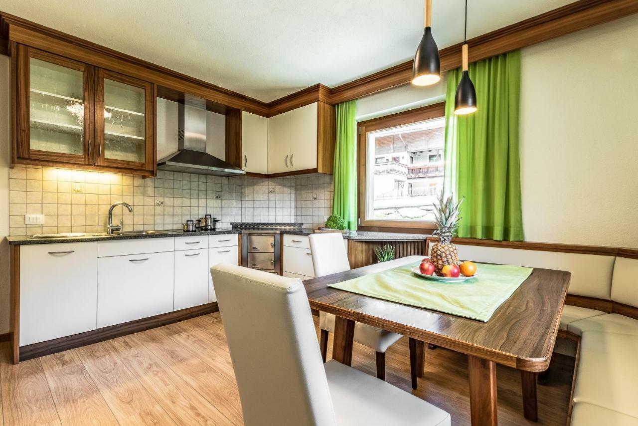 Ciasa Mael Dolomites Apartments La Valle Eksteriør billede